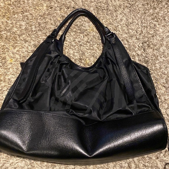 Burberry Large Tote - Picture 4 of 8
